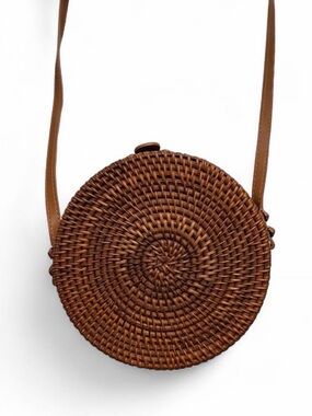 Straw Studios Woven Round Crossbody Bag in Brown
